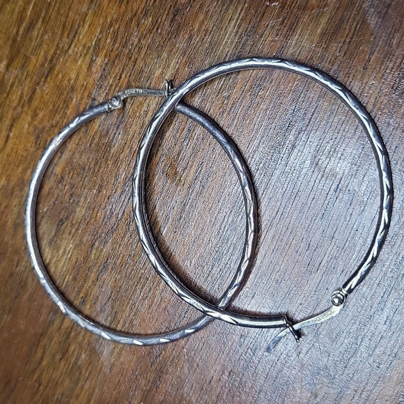 Chic Silver Earing Collection - Picture 3 of 8